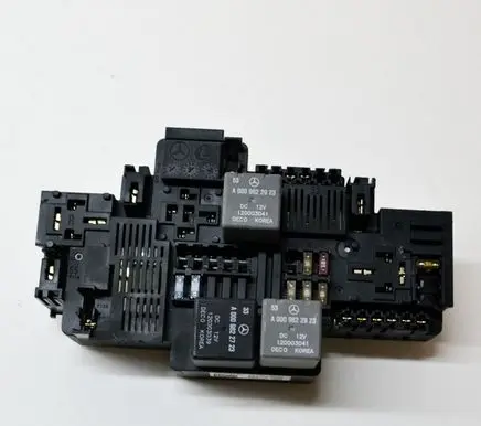 Mercedes-Benz C W205 Fuse box set 58K616F00 A2139065706