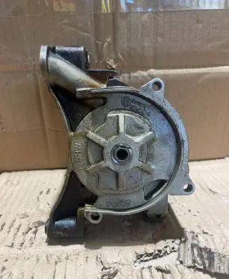 Volkswagen Golf VI Oil pump 113870201
