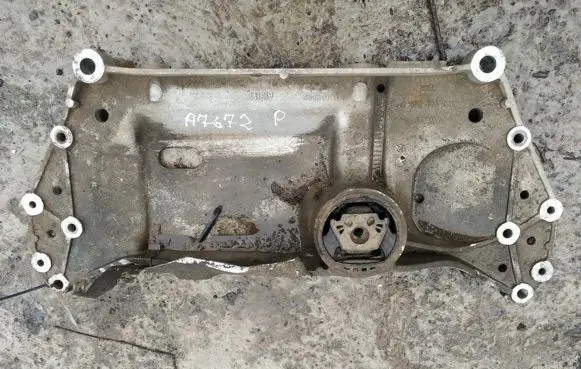 Volkswagen Golf V Front subframe