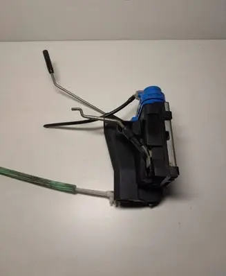 Audi A3 S3 8L Rear door lock 4A0839015D