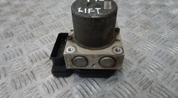 Hyundai i40 ABS Pump 589203Z700