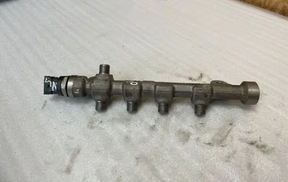 Opel Insignia A Fuel main line pipe 55576177
