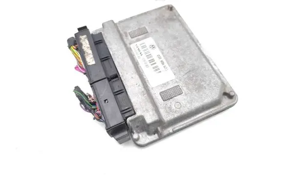 Volkswagen Polo IV 9N3 Engine control unit/module 03E906033 5WP4016304