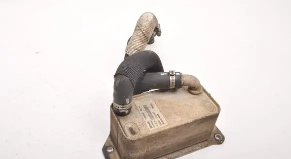 Volvo V70 Engine oil radiator 30757459