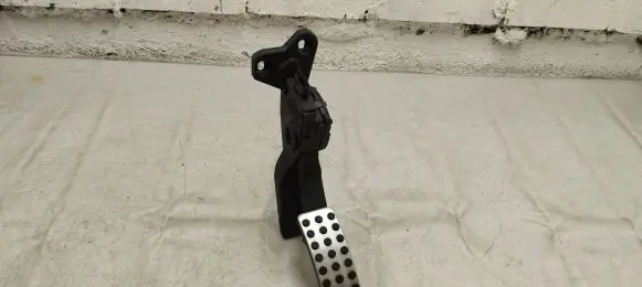 Mercedes-Benz GLE AMG (W166 - C292) Accelerator throttle pedal A2923000100