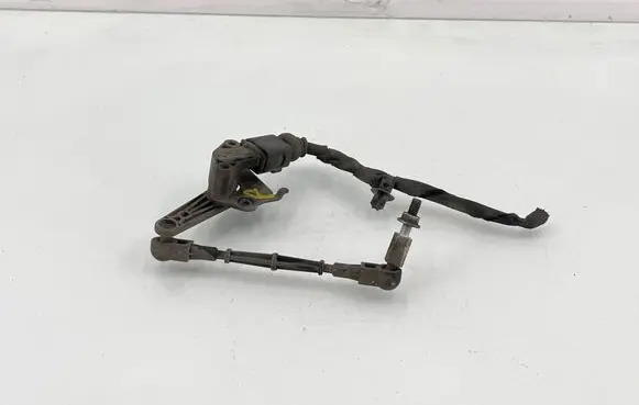Audi Q7 4M Rear air suspension level height sensor 4M0941310