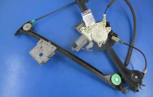 Peugeot 206 CC Front door window regulator with motor