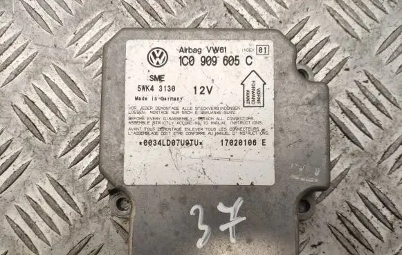 Volkswagen PASSAT B5 Airbag control unit/module 1C0909605C
