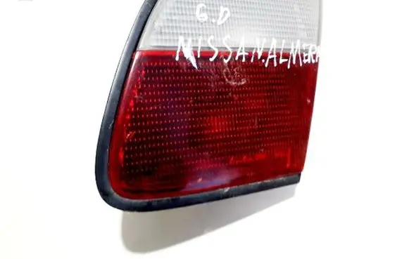 Tailgate rear/tail lights
