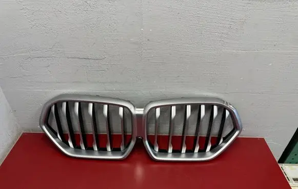 BMW X6 G06 Front bumper upper radiator grill 7481386 7481387