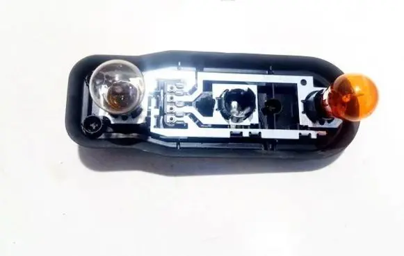 BMW 5 E39 Tail light bulb cover holder 2496339 393.390