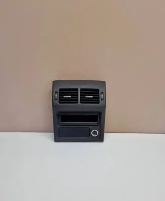 Rear air vent grill