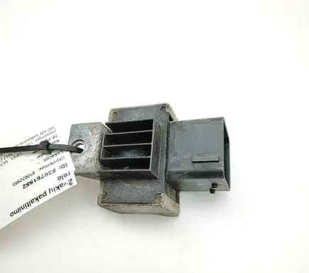 Opel Movano B Glow plug pre-heat relay 110678071R
