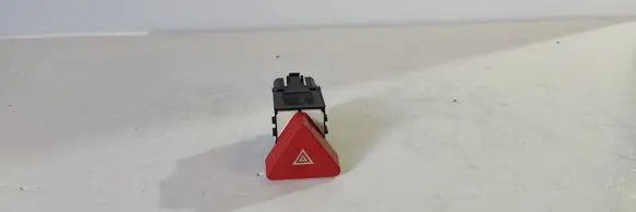 Volkswagen Tiguan Hazard light switch 5M0953509A