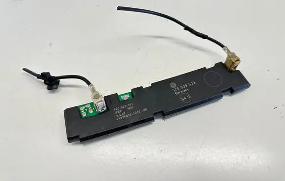 Volkswagen PASSAT B6 Antenna control unit 3C5035532
