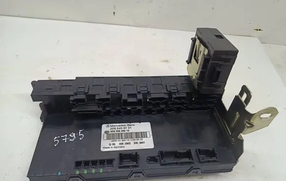 Mercedes-Benz CLK A209 C209 Fuse module 2095450101 5DK00848610