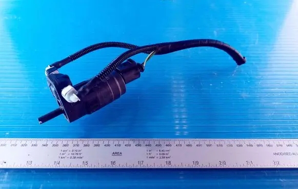 Volkswagen Golf VI Windscreen/windshield washer pump 1K6955651 525022967