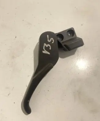 Engine bonnet (hood) release handle