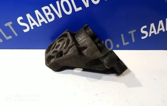 Volvo XC90 Engine mounting bracket 30741567