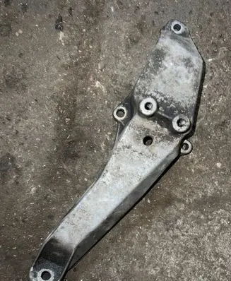 BMW 5 E34 Engine mounting bracket 1142029