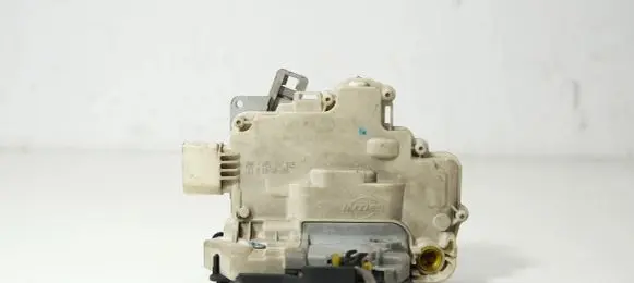 Audi A6 S6 C6 4F Front door lock 4F1837015
