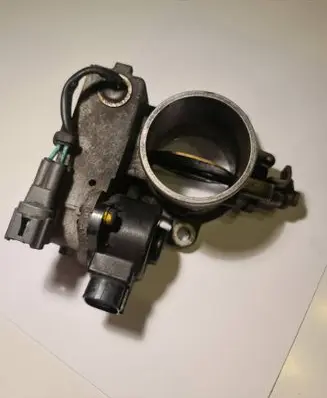 Toyota Avensis Verso Throttle valve 8967221020