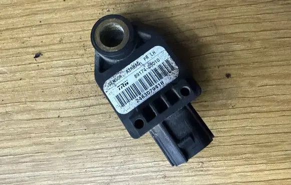 Toyota Avensis T250 Airbag deployment crash/impact sensor 8917405010