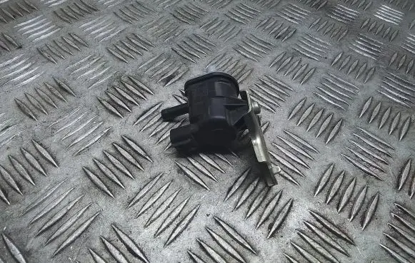 Toyota Prius+ (ZVW40) Vacuum valve 9091012276 1362007010