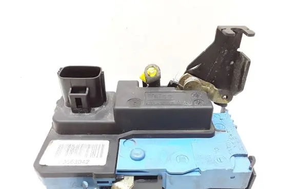 Volvo XC90 Front door lock 30663042