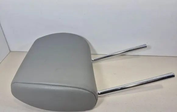 Volkswagen Transporter - Caravelle T5 Front seat headrest