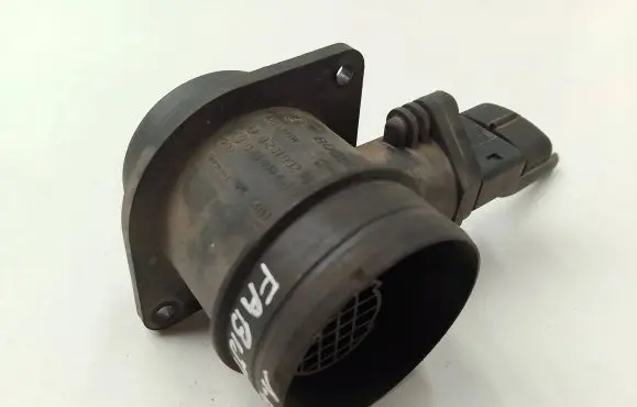 Skoda Fabia Mk1 (6Y) Mass air flow meter 0281002531