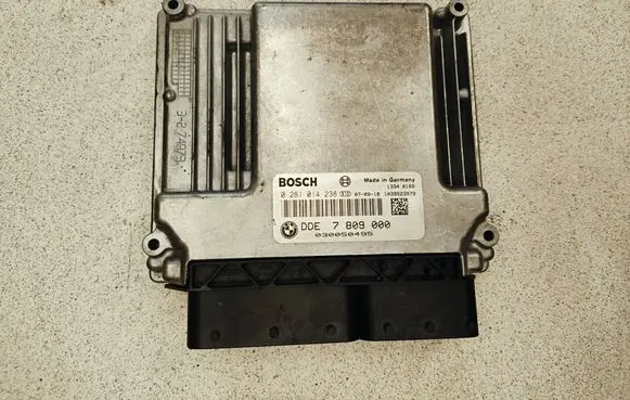 BMW 3 E90 E91 Engine control unit/module 0281014238 7809000 030050495