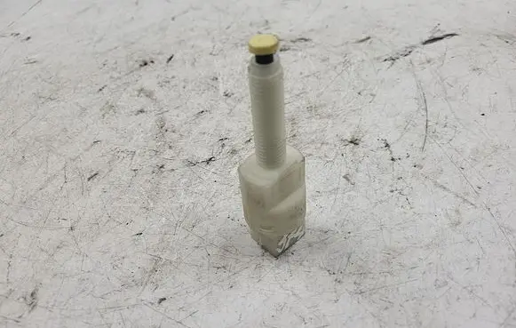 Audi A4 S4 B5 8D Brake pedal sensor switch 