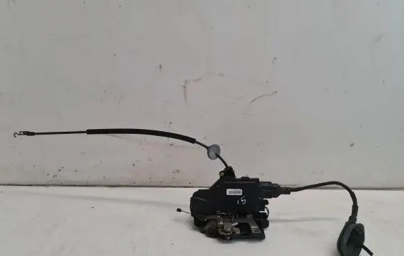 Volkswagen Caddy Front door lock 3D1837016 A00468