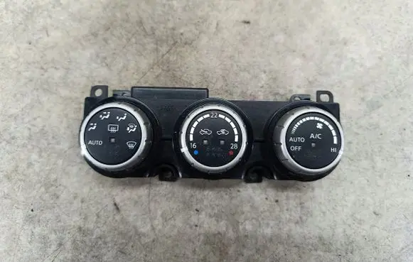 Nissan Murano Z50 Climate control/heater control trim 