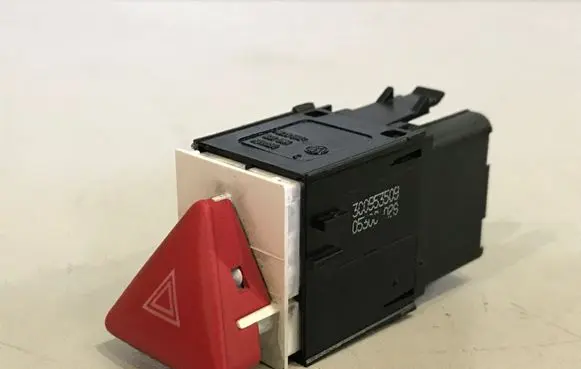 Volkswagen PASSAT B6 Hazard light switch 3C0953509