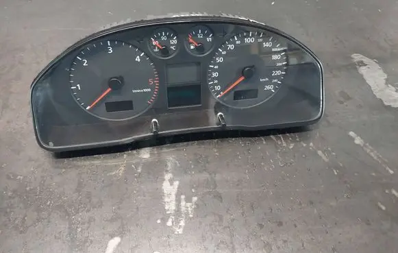 Speedometer (instrument cluster)