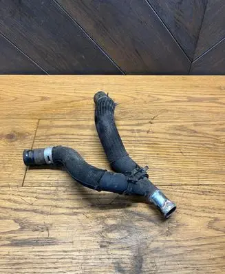 Coolant pipe/hose