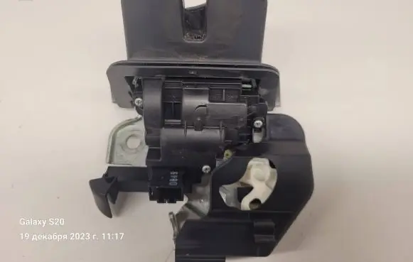 Audi A4 S4 B8 8K Tailgate/trunk/boot lock/catch/latch 8K9827505