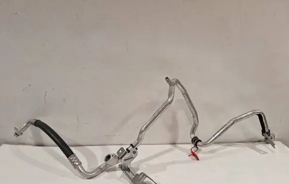 Opel Vivaro Air conditioning (A/C) pipe/hose 93868382