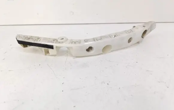 Nissan Juke I F15 Front bumper mounting bracket 622231KA0A