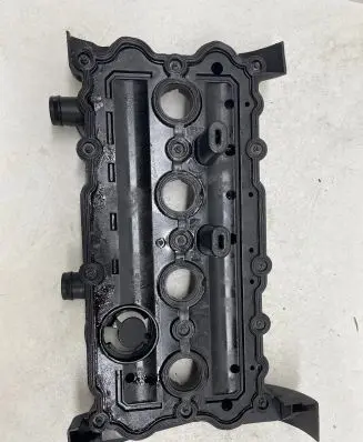 Volkswagen Touran I Rocker cam cover 06F103469D 0601 2900403001