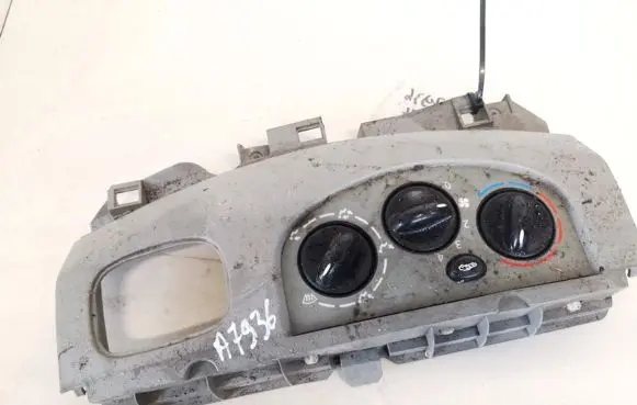 Renault Trafic II (X83) Climate control unit 8200004605