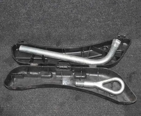 Audi A4 S4 B7 8E 8H Wheel nut wrench 8E0012111A