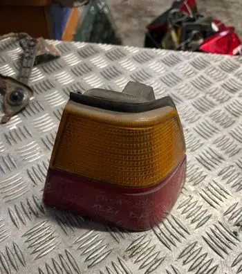 Volkswagen PASSAT Rear/tail lights 321945112T