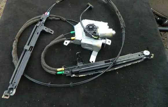 BMW 5 F10 F11 Curtain motor 7232773