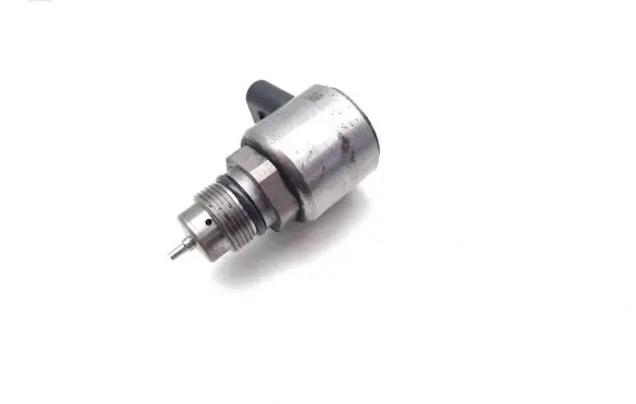 Mercedes-Benz Sprinter W906 Fuel pressure regulator 9307Z522A