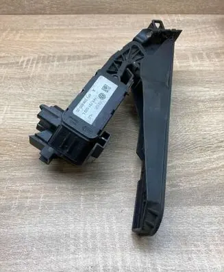 Volkswagen Golf V Accelerator throttle pedal 1K1721503L 6PV008600