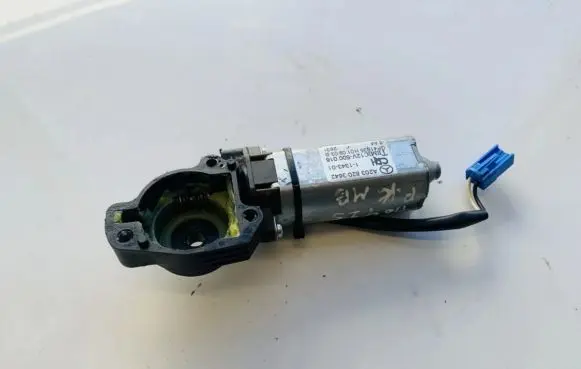 Mercedes-Benz C W203 Seat adjustment motor a2038203642 1134301