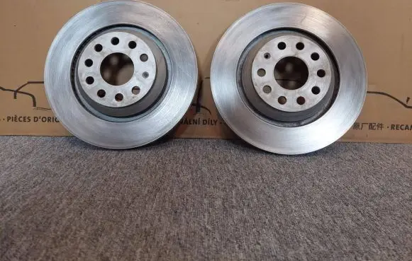 Volkswagen Golf VIII Rear brake disc 5Q0615601E 24012202191 1K0615601N